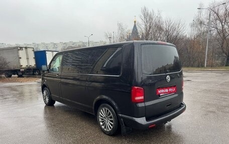 Volkswagen Multivan T5, 2011 год, 1 930 000 рублей, 4 фотография