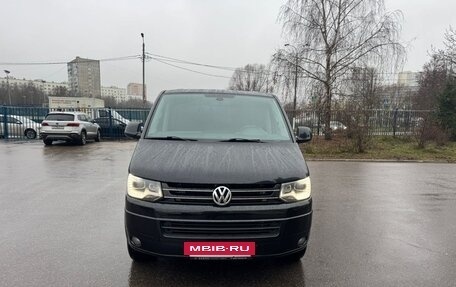 Volkswagen Multivan T5, 2011 год, 1 930 000 рублей, 2 фотография