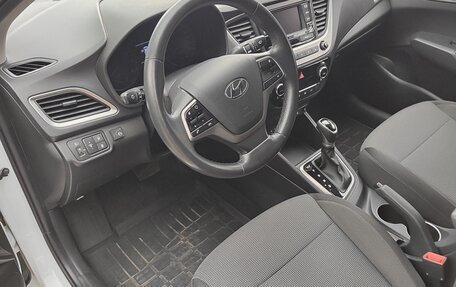 Hyundai Solaris II рестайлинг, 2018 год, 1 620 000 рублей, 9 фотография