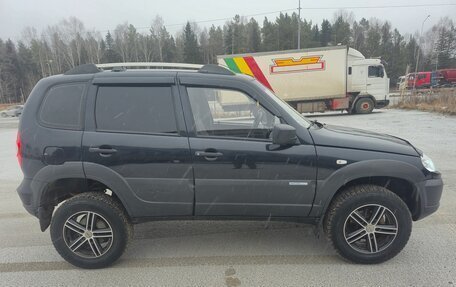 Chevrolet Niva I рестайлинг, 2011 год, 560 000 рублей, 3 фотография