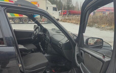 Chevrolet Niva I рестайлинг, 2011 год, 560 000 рублей, 14 фотография