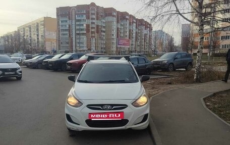 Hyundai Solaris II рестайлинг, 2013 год, 560 000 рублей, 3 фотография