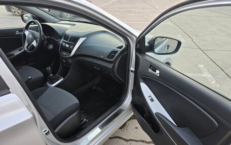 Hyundai Solaris II рестайлинг, 2013 год, 890 000 рублей, 15 фотография