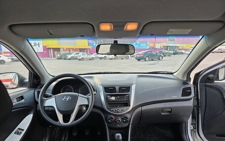 Hyundai Solaris II рестайлинг, 2013 год, 890 000 рублей, 16 фотография