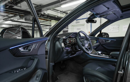 Audi Q7, 2025 год, 13 000 000 рублей, 16 фотография