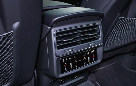 Audi Q7, 2025 год, 13 000 000 рублей, 29 фотография