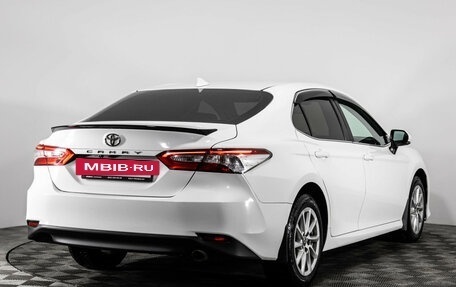 Toyota Camry, 2021 год, 2 500 000 рублей, 5 фотография