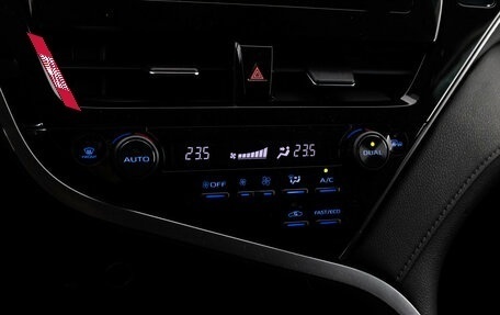 Toyota Camry, 2021 год, 2 500 000 рублей, 15 фотография