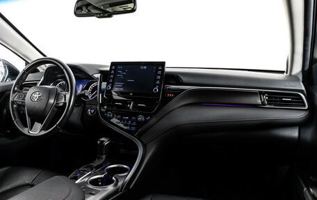 Toyota Camry, 2021 год, 3 599 000 рублей, 9 фотография