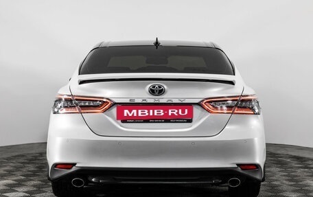 Toyota Camry, 2021 год, 3 599 000 рублей, 6 фотография