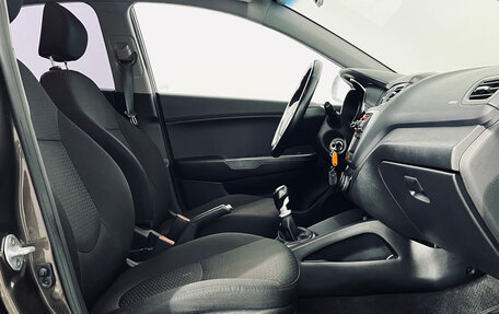 KIA Rio III рестайлинг, 2015 год, 930 000 рублей, 16 фотография