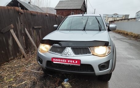 Mitsubishi L200 IV рестайлинг, 2012 год, 1 290 000 рублей, 2 фотография