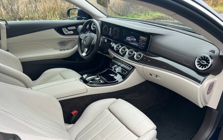 Mercedes-Benz E-Класс, 2017 год, 3 450 000 рублей, 5 фотография