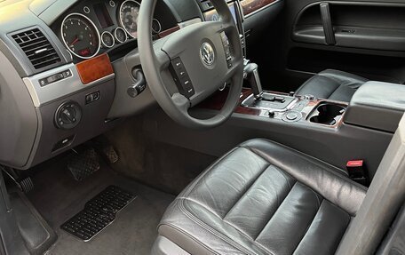 Volkswagen Touareg III, 2005 год, 830 000 рублей, 11 фотография