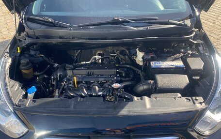 Hyundai Solaris II рестайлинг, 2013 год, 690 000 рублей, 7 фотография