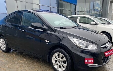 Hyundai Solaris II рестайлинг, 2013 год, 690 000 рублей, 2 фотография