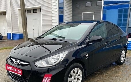 Hyundai Solaris II рестайлинг, 2013 год, 690 000 рублей, 3 фотография