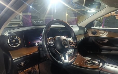 Mercedes-Benz E-Класс, 2018 год, 3 500 000 рублей, 5 фотография