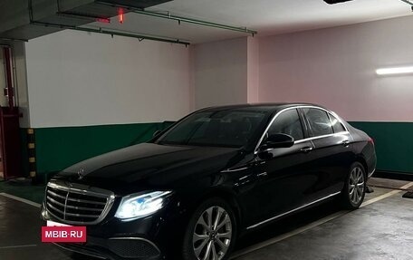 Mercedes-Benz E-Класс, 2018 год, 3 500 000 рублей, 6 фотография