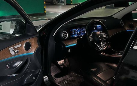 Mercedes-Benz E-Класс, 2018 год, 3 500 000 рублей, 14 фотография