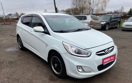 Hyundai Solaris II рестайлинг, 2013 год, 600 000 рублей, 1 фотография