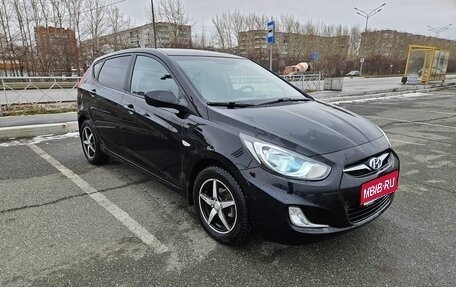 Hyundai Solaris II рестайлинг, 2011 год, 680 000 рублей, 1 фотография