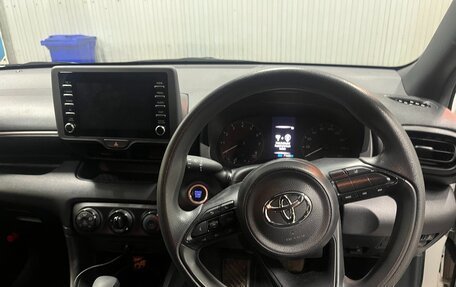 Toyota Yaris, 2021 год, 1 250 000 рублей, 9 фотография