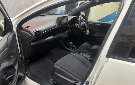 Toyota Yaris, 2021 год, 1 250 000 рублей, 7 фотография