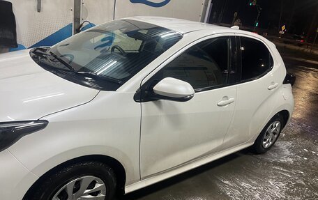 Toyota Yaris, 2021 год, 1 250 000 рублей, 6 фотография