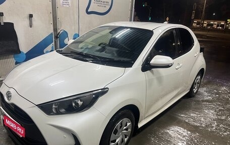 Toyota Yaris, 2021 год, 1 250 000 рублей, 5 фотография