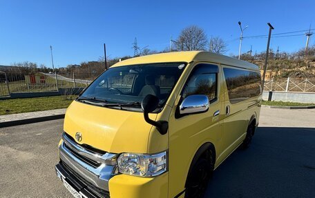 Toyota HiAce H200, 2016 год, 3 400 000 рублей, 3 фотография