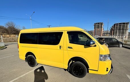 Toyota HiAce H200, 2016 год, 3 400 000 рублей, 7 фотография