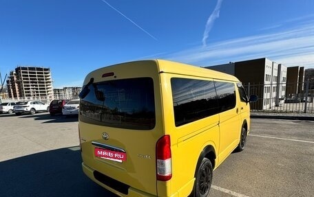 Toyota HiAce H200, 2016 год, 3 400 000 рублей, 6 фотография