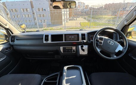 Toyota HiAce H200, 2016 год, 3 400 000 рублей, 14 фотография