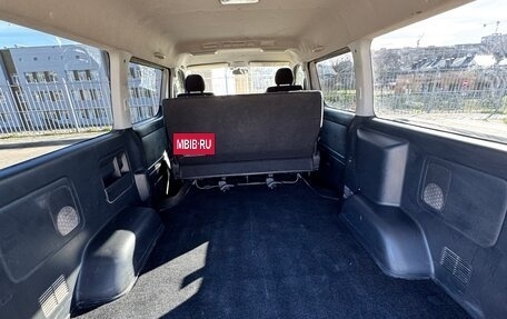 Toyota HiAce H200, 2016 год, 3 400 000 рублей, 10 фотография