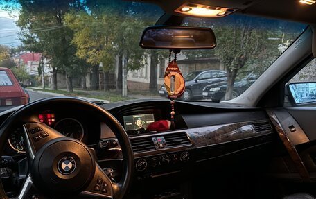 BMW 5 серия, 2004 год, 860 000 рублей, 3 фотография