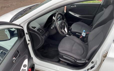 Hyundai Solaris II рестайлинг, 2013 год, 600 000 рублей, 10 фотография