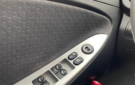 Hyundai Solaris II рестайлинг, 2013 год, 600 000 рублей, 13 фотография