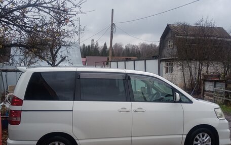 Toyota Noah III, 2003 год, 840 000 рублей, 6 фотография