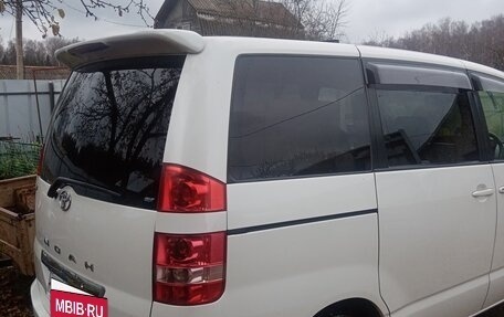 Toyota Noah III, 2003 год, 840 000 рублей, 5 фотография