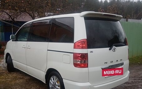 Toyota Noah III, 2003 год, 840 000 рублей, 10 фотография