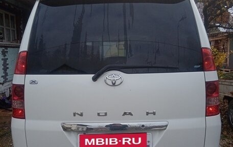 Toyota Noah III, 2003 год, 840 000 рублей, 17 фотография