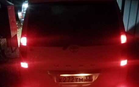 Toyota Noah III, 2003 год, 840 000 рублей, 25 фотография