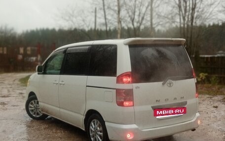 Toyota Noah III, 2003 год, 840 000 рублей, 29 фотография