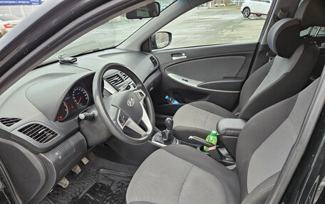 Hyundai Solaris II рестайлинг, 2011 год, 680 000 рублей, 7 фотография