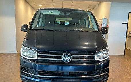 Volkswagen Multivan T6 рестайлинг, 2019 год, 4 000 000 рублей, 6 фотография