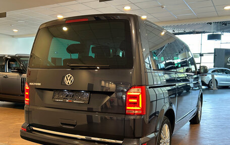 Volkswagen Multivan T6 рестайлинг, 2019 год, 4 000 000 рублей, 4 фотография