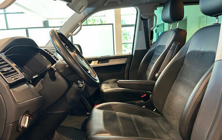 Volkswagen Multivan T6 рестайлинг, 2019 год, 4 000 000 рублей, 12 фотография