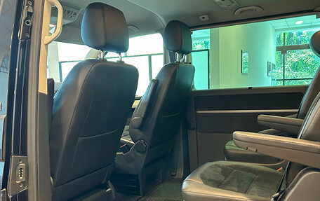 Volkswagen Multivan T6 рестайлинг, 2019 год, 4 000 000 рублей, 19 фотография