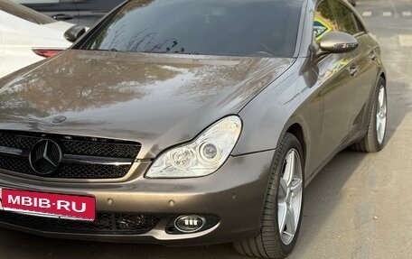 Mercedes-Benz CLS, 2005 год, 1 220 000 рублей, 10 фотография